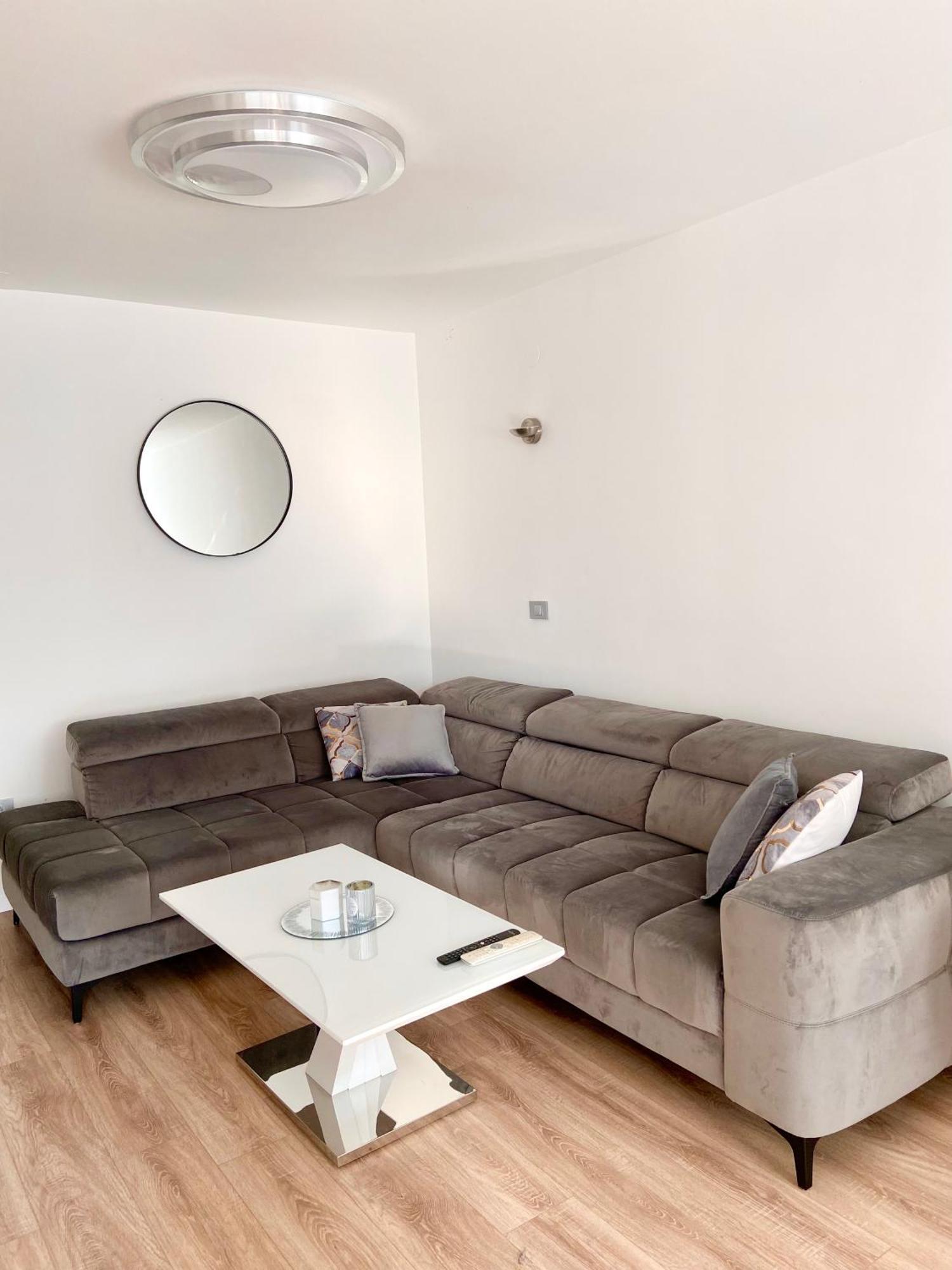 Apartamento Black & White Hideaway With Garage Liubliana