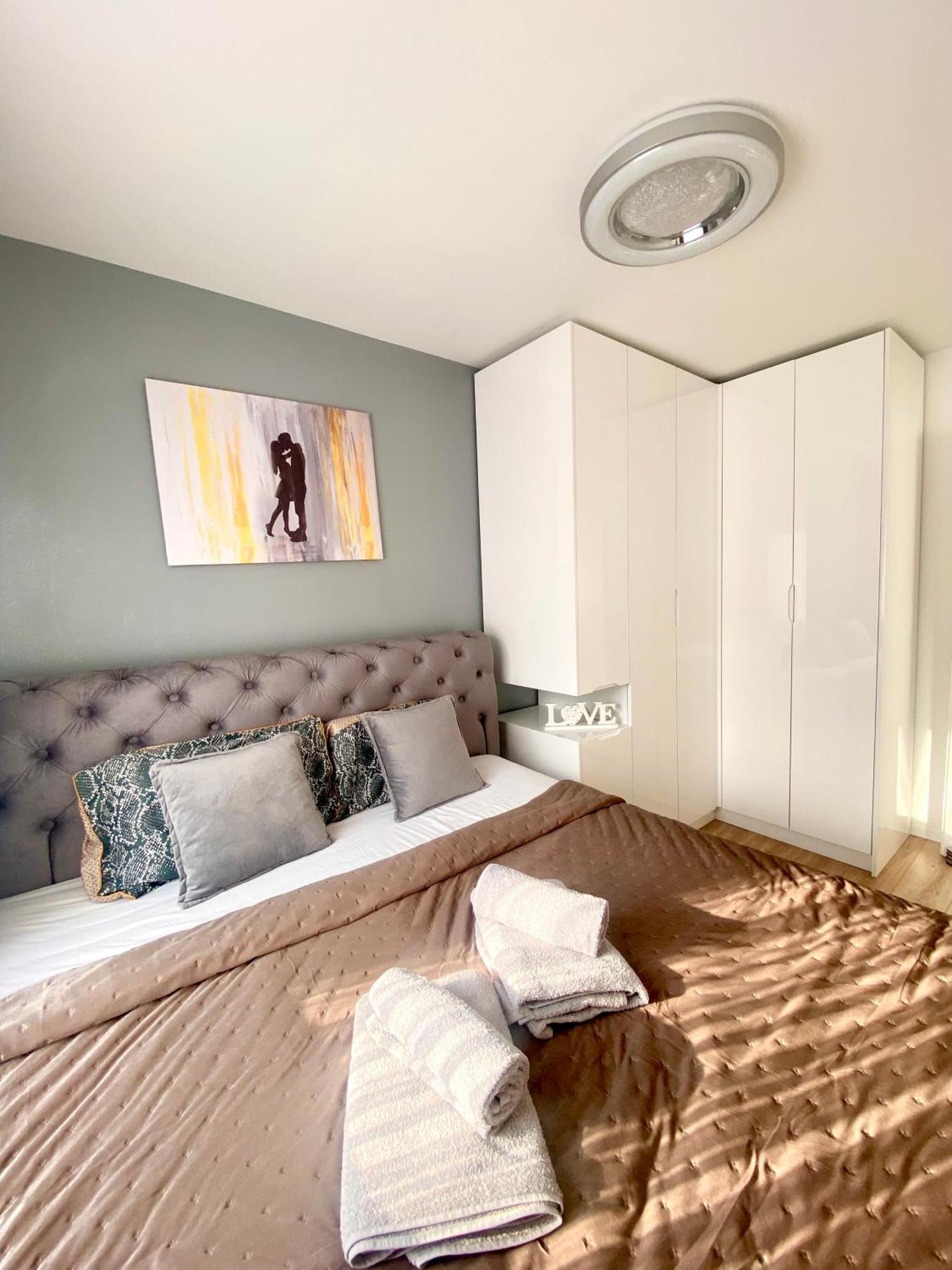 Apartamento Black & White Hideaway With Garage *