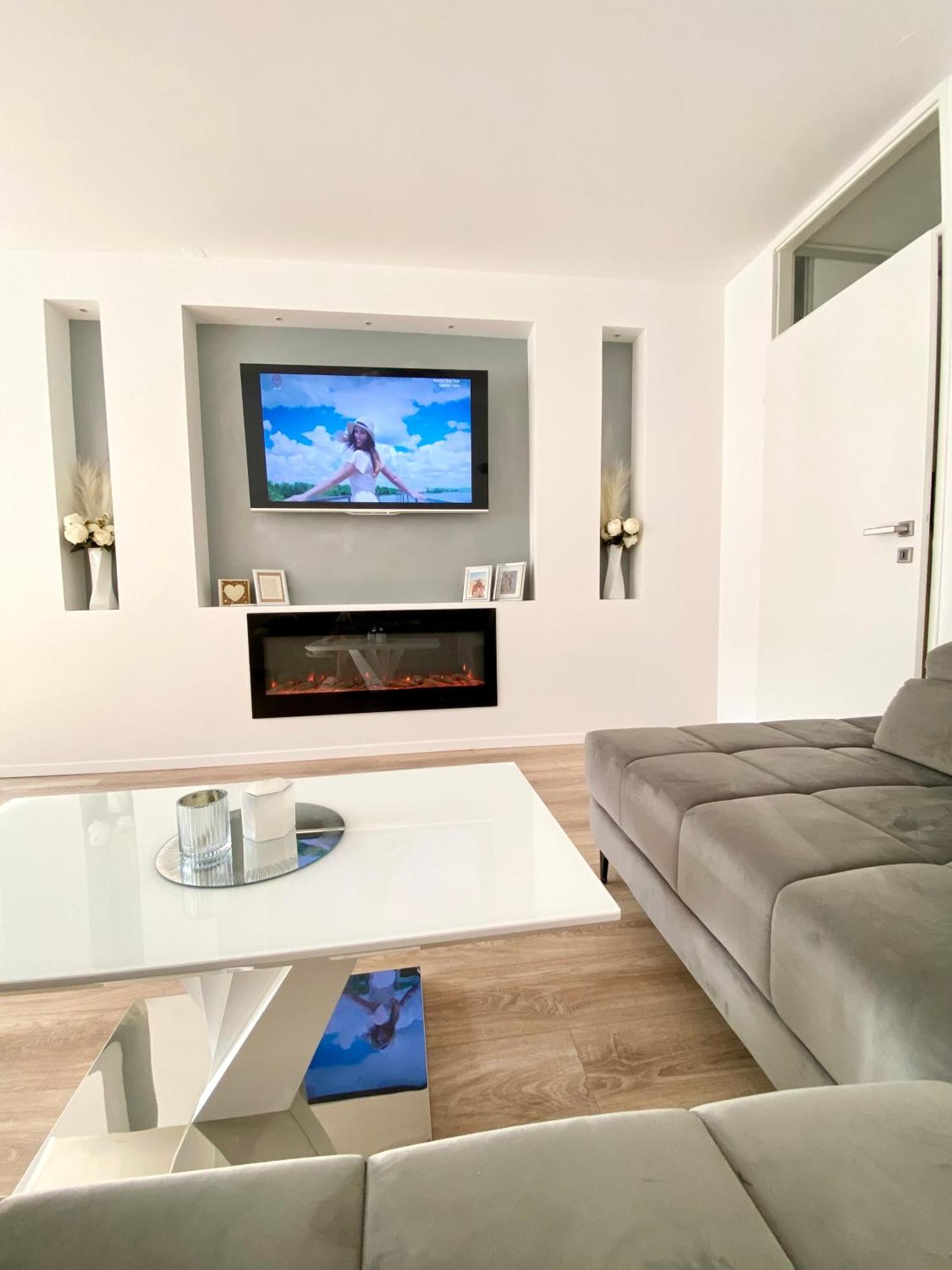 Apartamento Black & White Hideaway With Garage Liubliana